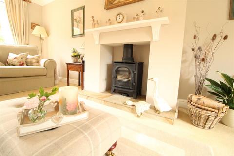 15 Acre Close, Daventry, NN11 0PF