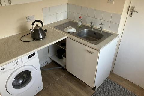 1 bedroom flat to rent, South End Road, Hornchurch