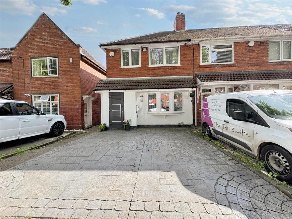 Wingfield Road, Great Barr, Birmingham 3 bed end of terrace house for
