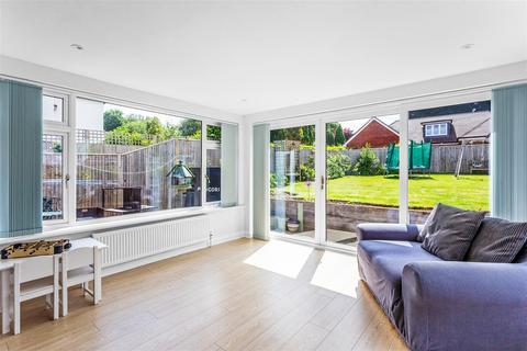 3 The Ridgeway, Fetcham, Leatherhead, KT22 9BA