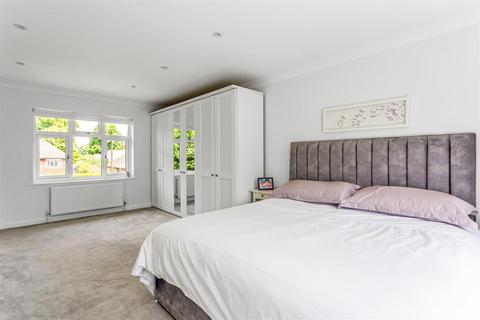 3 The Ridgeway, Fetcham, Leatherhead, KT22 9BA