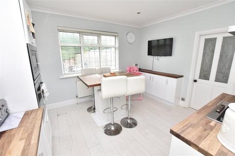 6 Broadway, Leeds, LS15 0LX