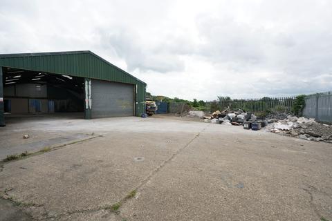 Warehouse to rent, Askew Farm Lane, Grays