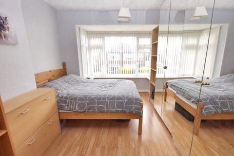 3 bedroom semi-detached house for sale, Fawcett Avenue, Leeds, West Yorkshire
