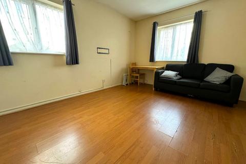 1 bedroom maisonette to rent, Alexandra Road, Enfield EN3