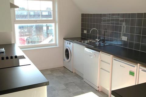 2 bedroom apartment to rent, Sea Road, Westgate-on-Sea