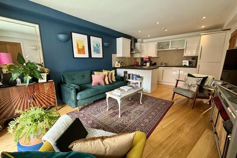 2, Romilly Court Romilly Crescent, Cardiff, CF11 9PE