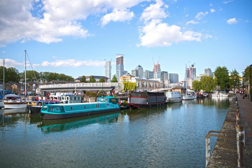 Surreyquays1.jpg