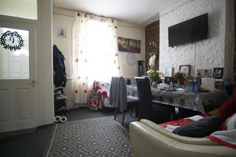 2 bedroom house for sale, 2-bed End-Terraced House for Sale on Crowle Street, Preston