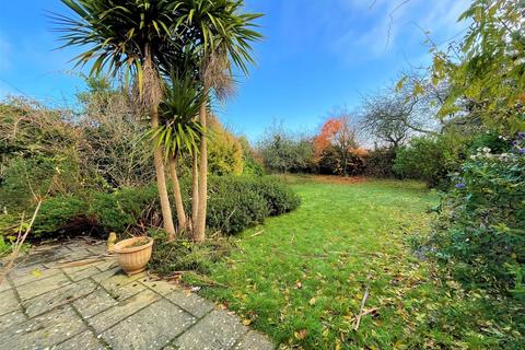 3 bedroom detached bungalow to rent, Ilex Close, Sonning Common Reading RG4