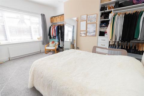 3 bedroom flat to rent, Mortimer Road, South Shields NE33