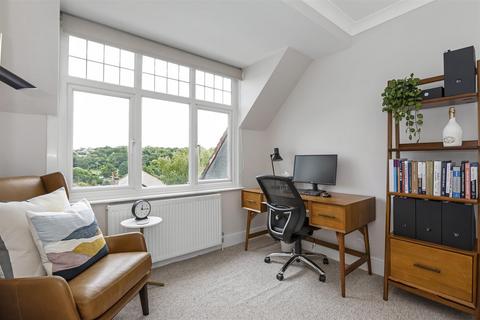26 Riddlesdown Avenue, Purley, CR8 1JG