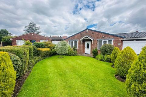 2 bedroom bungalow to rent, Pexhill Drive, Macclesfield