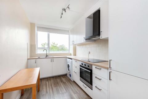 2 bedroom flat to rent, Portinscale Road, Putney SW15