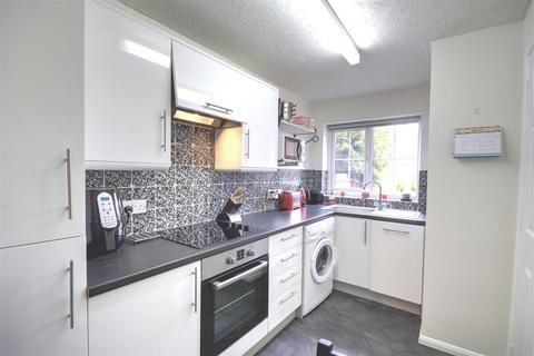 2 bedroom terraced house to rent, Dart Close, St. Ives