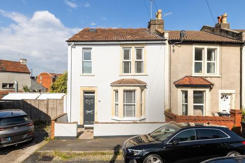 3 bedroom end of terrace house for sale, Crowther Street, Bedminster