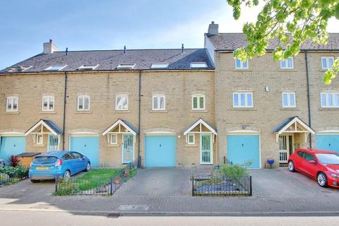 4 bedroom house to rent, London Road, St. Ives