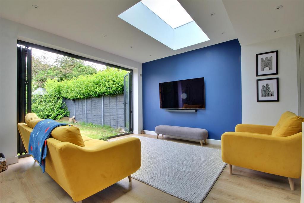 Marsh Drive, Beverley 3 bed semidetached house for sale £325,000