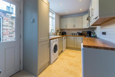 3 bedroom detached house to rent, Scarcroft Road, York