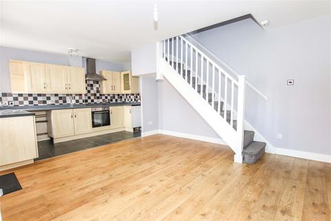 2 bedroom townhouse to rent, Cresswell Avenue, Waterhayes, Newcastle