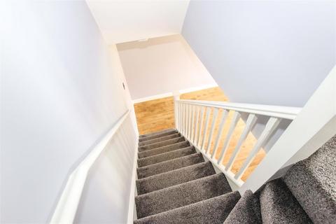 2 bedroom townhouse to rent, Cresswell Avenue, Waterhayes, Newcastle