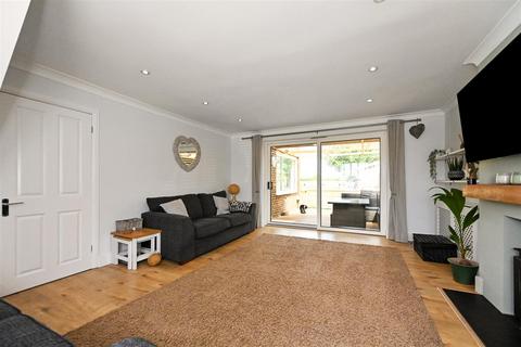 4 bedroom detached house for sale, Wentworth Close, Barnham