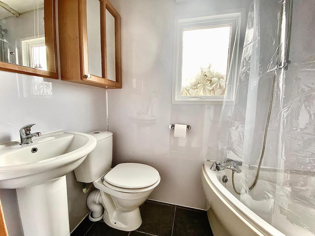 Main bathroom