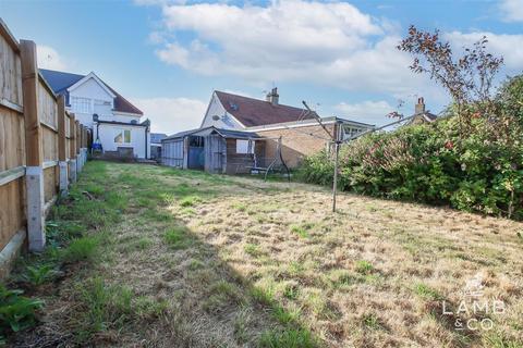 2 bedroom semi-detached house for sale, Burrs Road, Clacton-On-Sea CO15