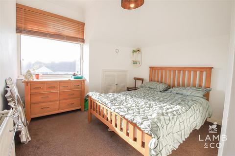 54 Burrs Road, Clacton-on-sea, CO15 4LE