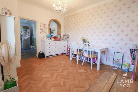 54 Burrs Road, Clacton-on-sea, CO15 4LE