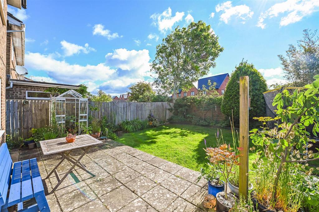 Cherry Avenue, Yapton 4 bed detached house for sale £415,000