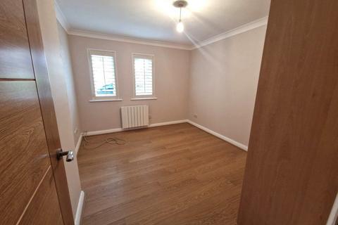 2 bedroom flat to rent, Victory Road, London E11