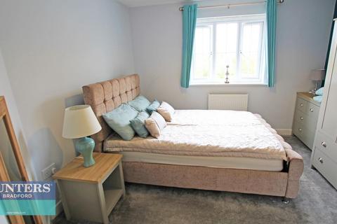 59 Sandhill Close, Bradford, BD8 0DZ