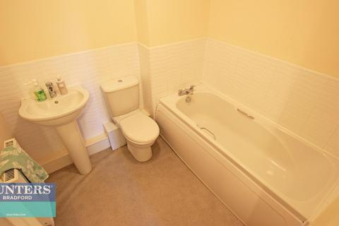 59 Sandhill Close, Bradford, BD8 0DZ