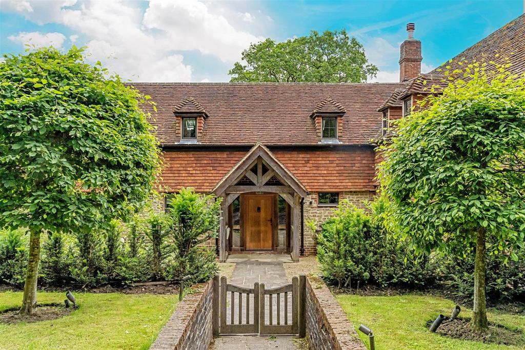 Roundless Cottage, High Button, GU8 6 NR-45.jpg