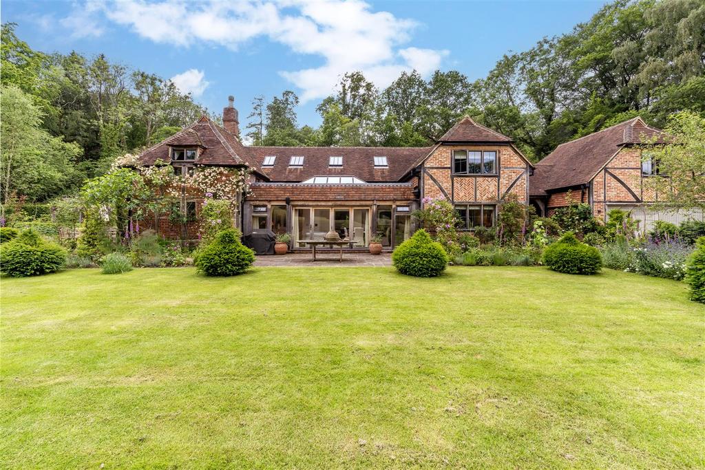 Roundless Cottage, High Button, GU8 6 NR-126.jpg