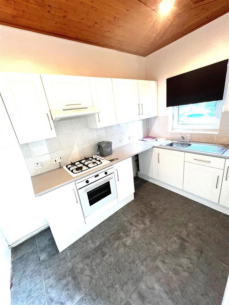 Kitchen 1.jpg