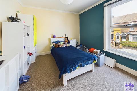 60 Grange Road, Rochester, ME2 4DB