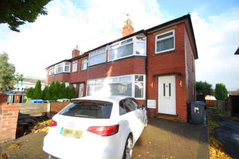 3 bedroom semi-detached house to rent, Manchester Road, Bury BL9