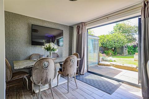 7 Apollo Way, Hemel Hempstead, HP2 5QG