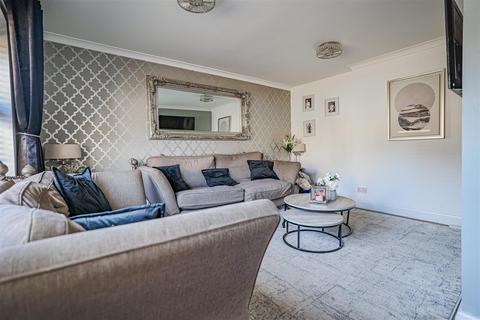 7 Apollo Way, Hemel Hempstead, HP2 5QG