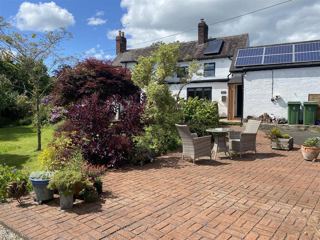 The White House, Longden, Shrewsbury... 5 bed house for sale £495,000