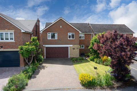 5 bedroom detached house for sale, Orchard End, Edlesborough, LU6 2RE