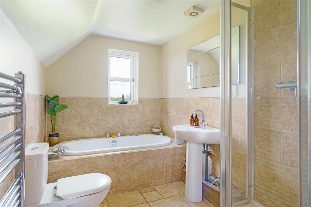 Main House   Bathroom