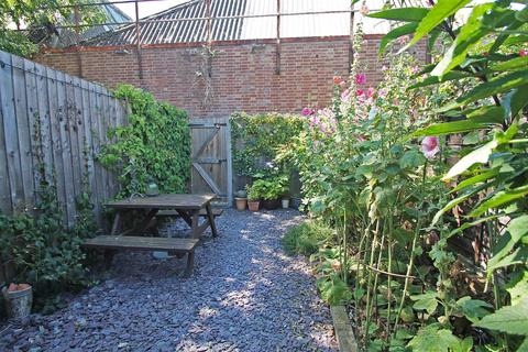 2 bedroom terraced house for sale, The Grove, Bedford