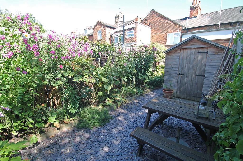 Garden summer ii.JPG