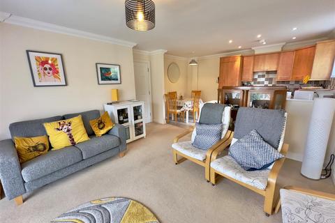 2 bedroom apartment for sale, Totland Bay, Isle of Wight