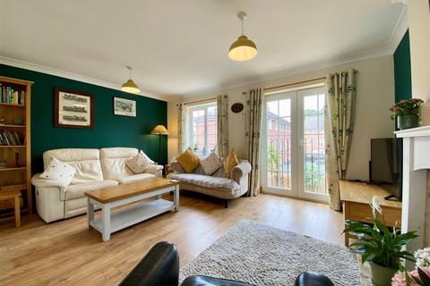 4 bedroom terraced house for sale, The Chestnuts, Shrewsbury SY5
