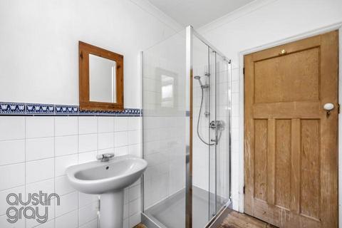 11 Withdean Crescent, Brighton, BN1 6WG