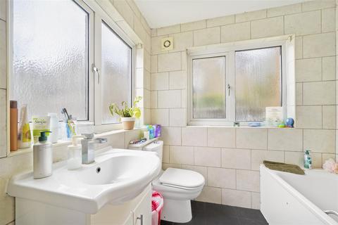 2 bedroom terraced house for sale, Braemar Road, Brentford TW8